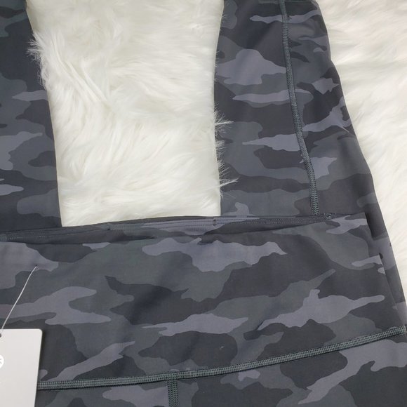 NWOT Athleta Black Ultimate Camo Leggings - Picture 6 of 9